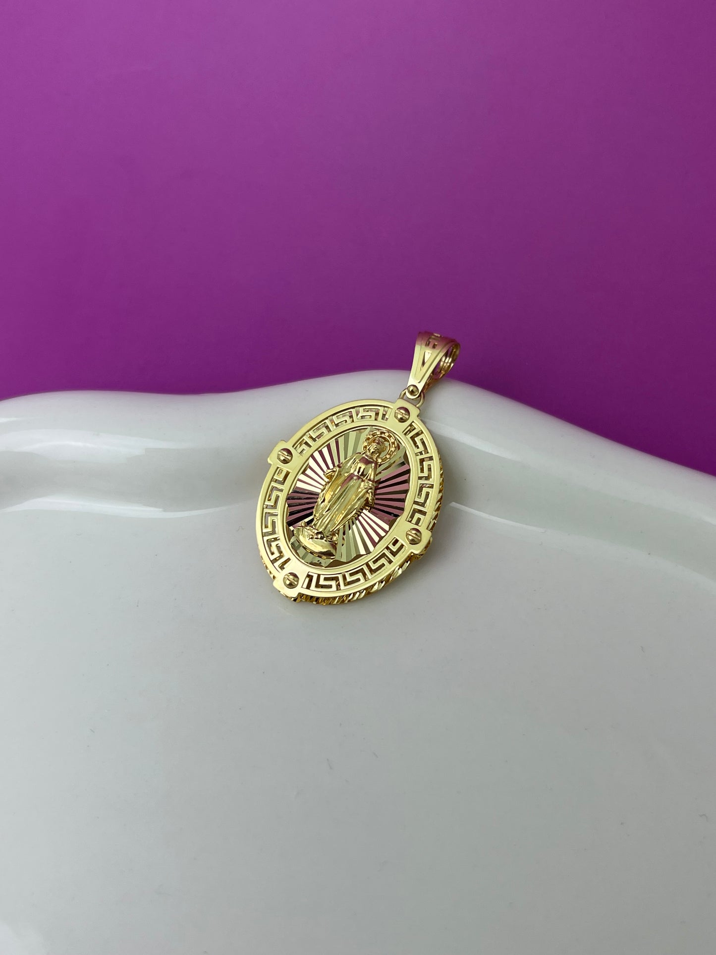 Dije virgen milagrosa