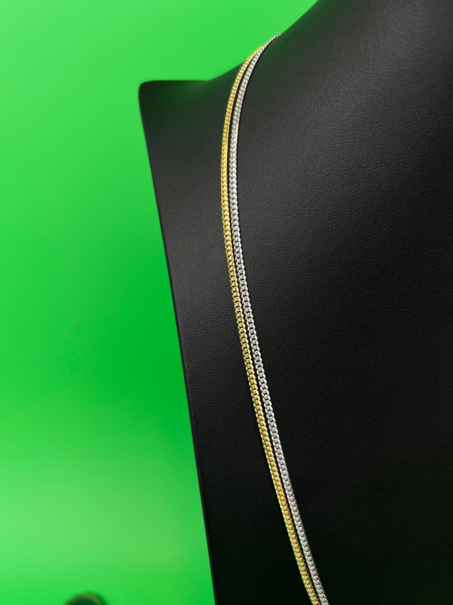 Cadena cubana oro blanco