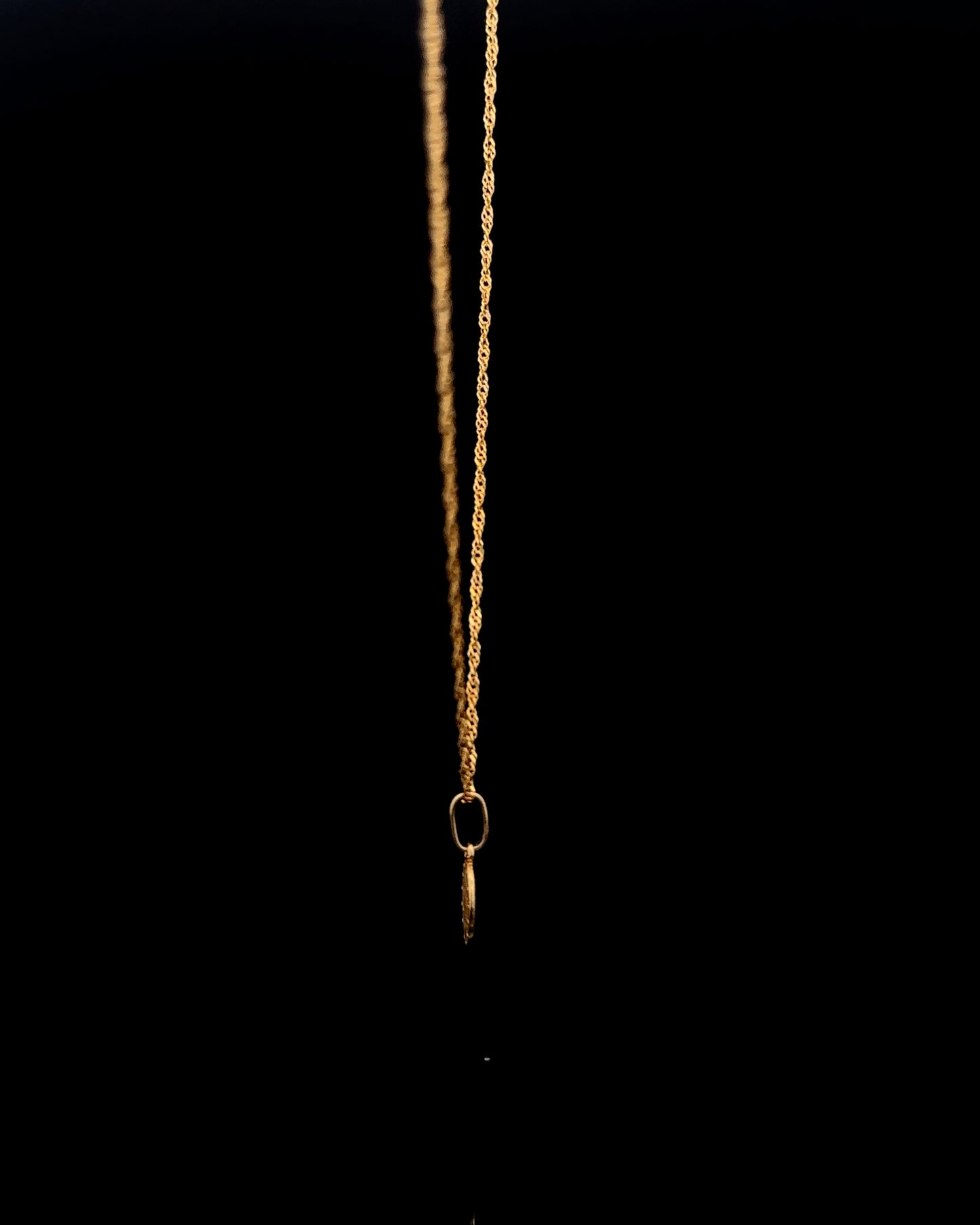 Cadena Singapur virgen