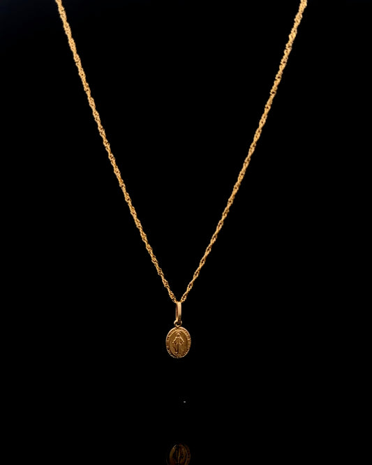 Cadena Singapur virgen