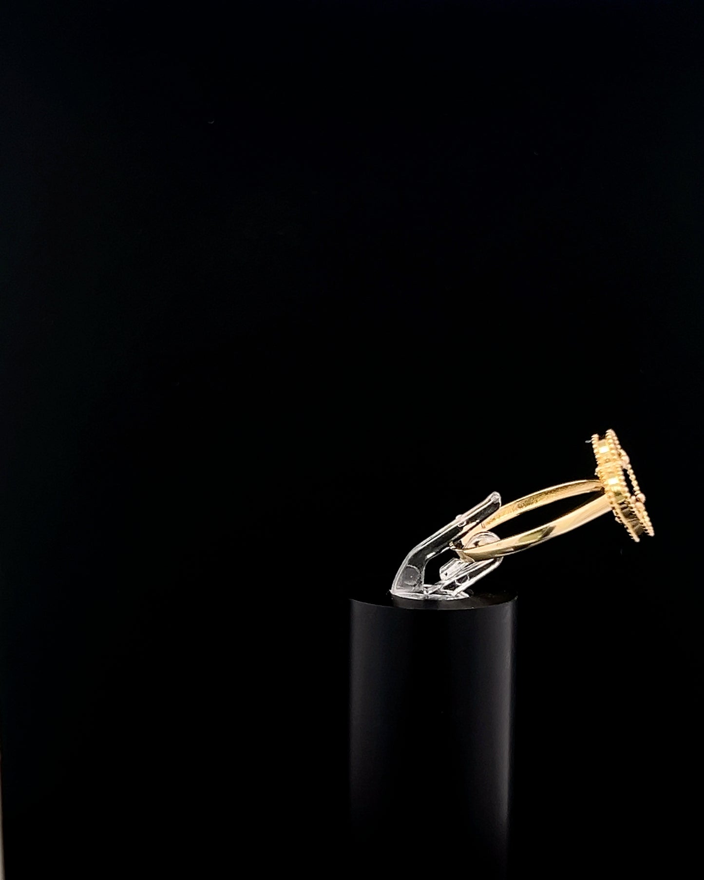 Anillo clover negro 8