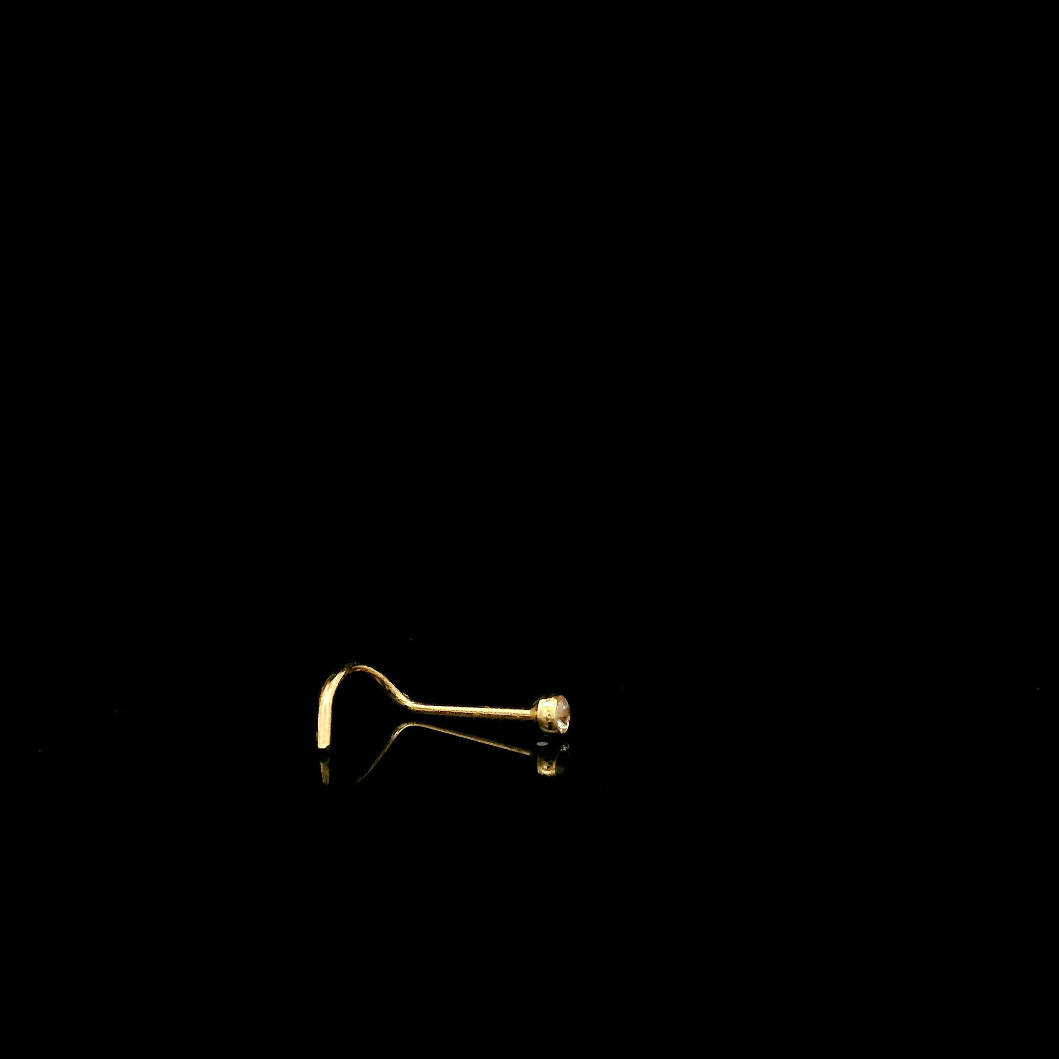 Piercing nariz punto de luz