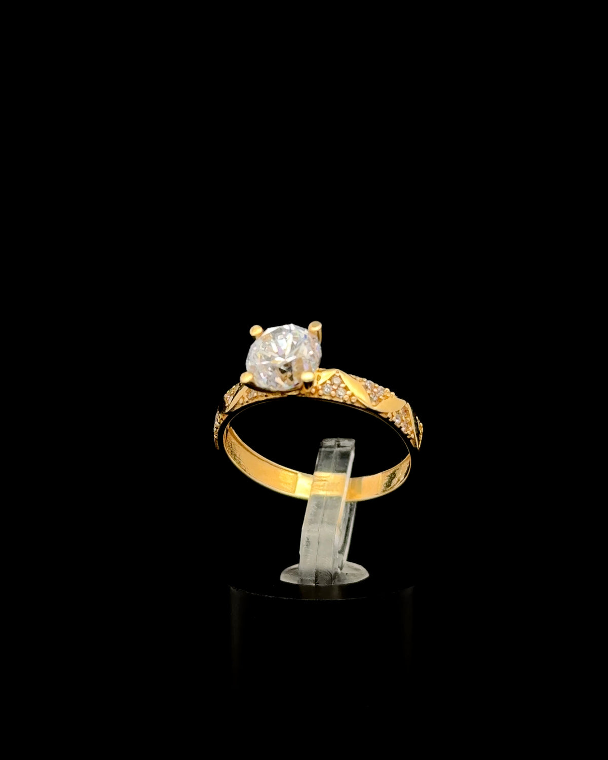 Anillo solitario Tri 8
