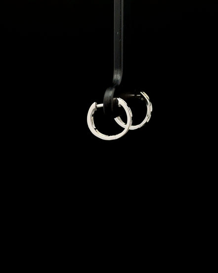 Argollas huggie diamante oro blanco