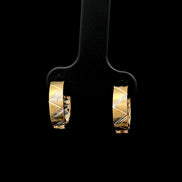 Argollas huggie triángulo