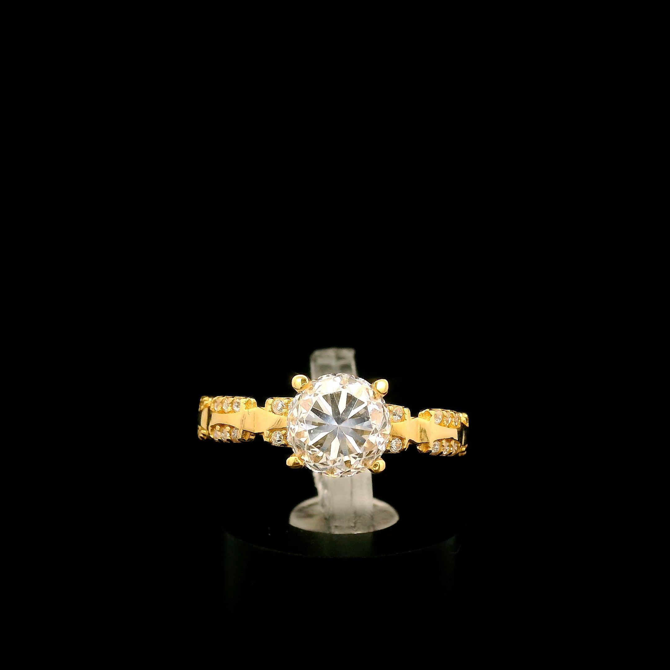 Anillo solitario flecha #8.5