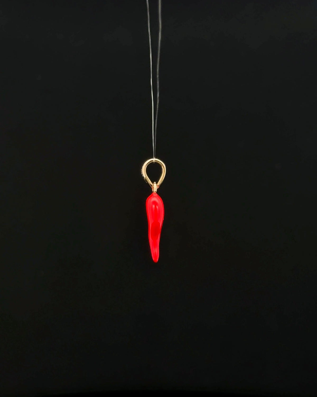 Dije cornicello rojo