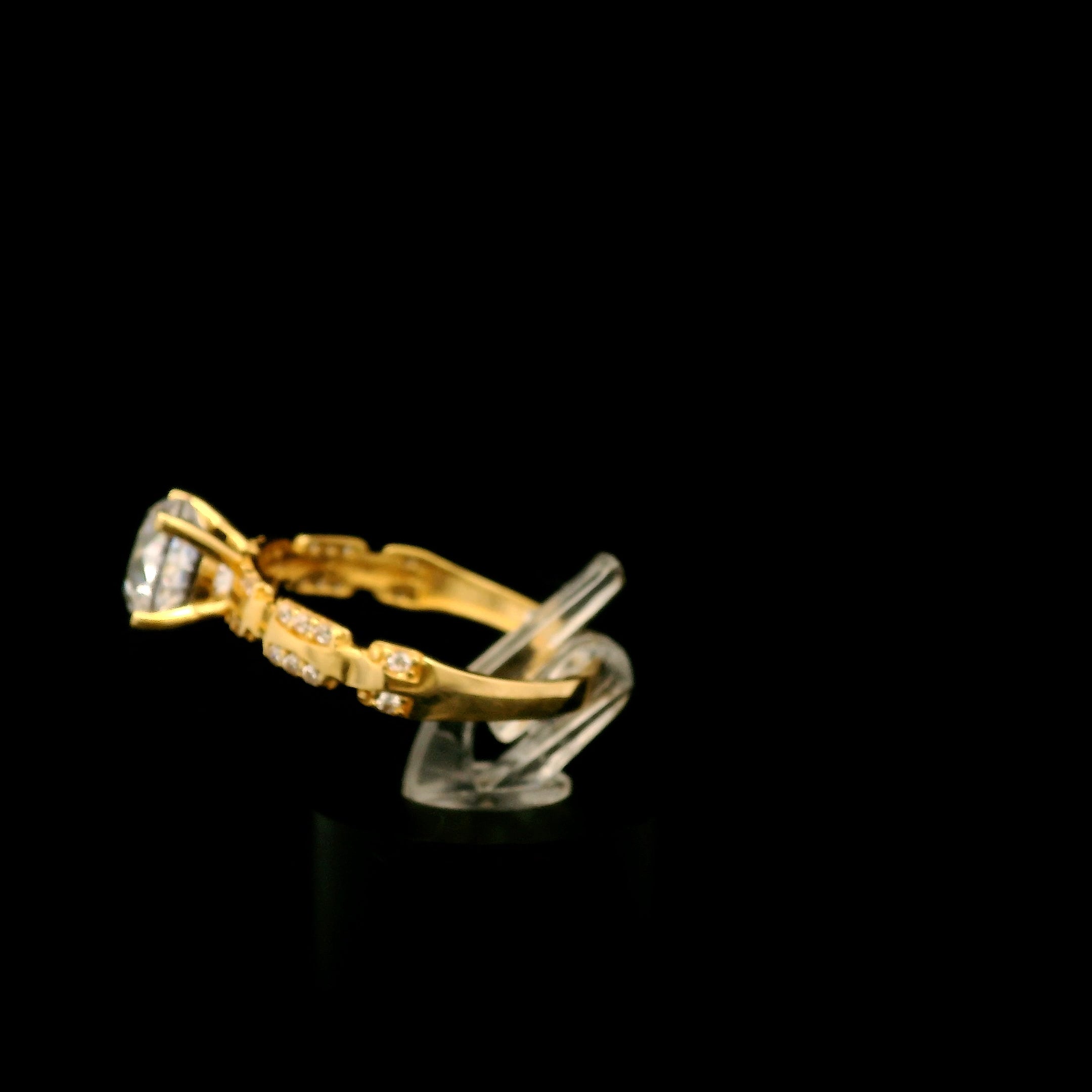 Anillo solitario flecha #8.5