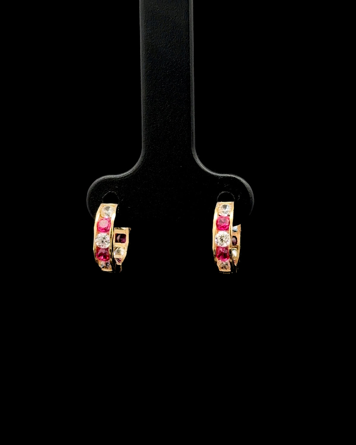 Argollas huggie zafiro