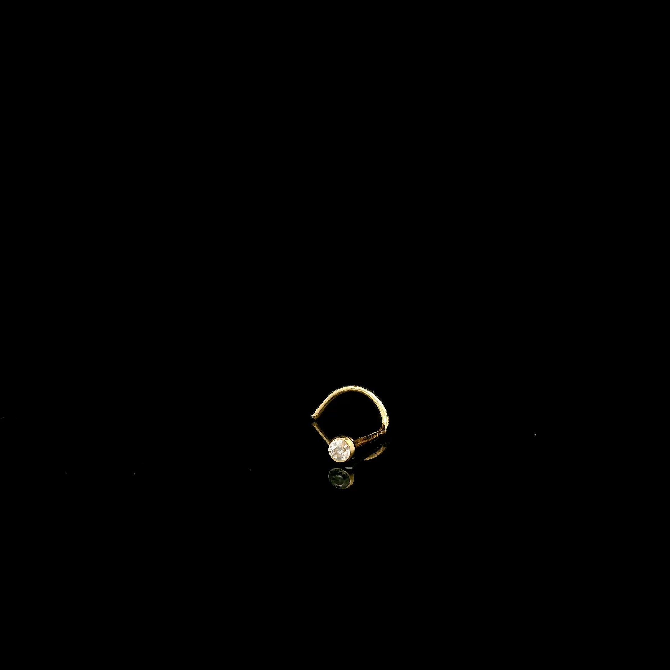 Piercing nariz punto de luz