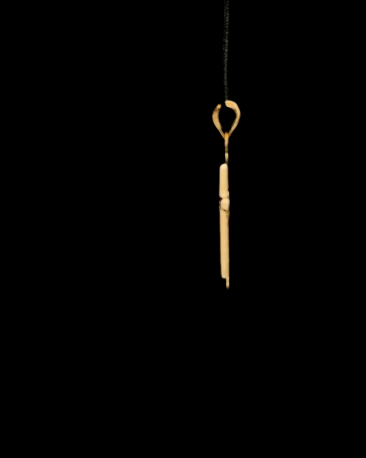 Dije Cruz liviana ornamentada