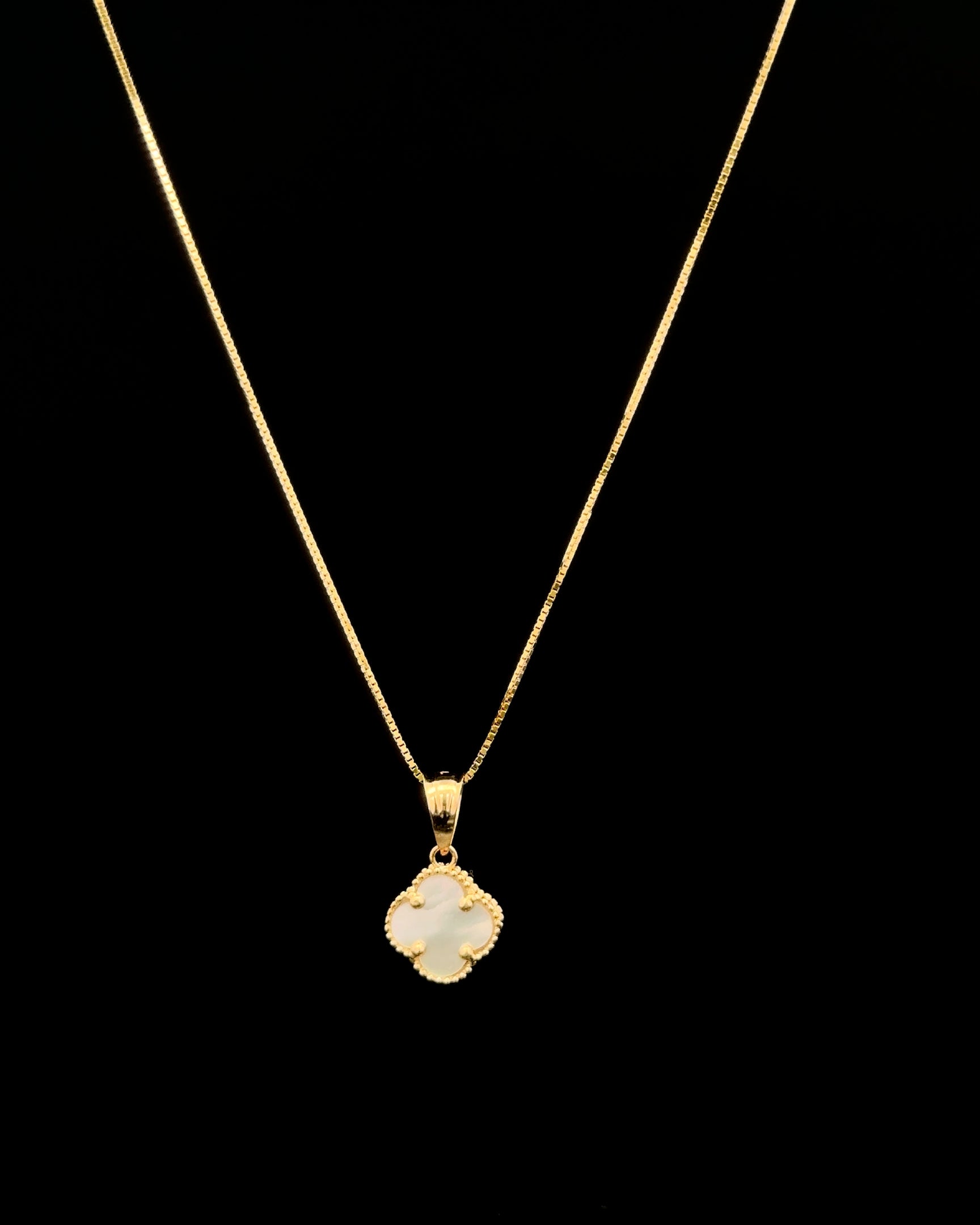 Cadena clover madre perla 50cm