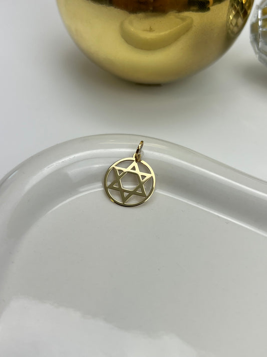 Dije estrella de David M