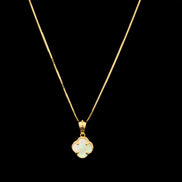 Cadena clover madre perla 50cm