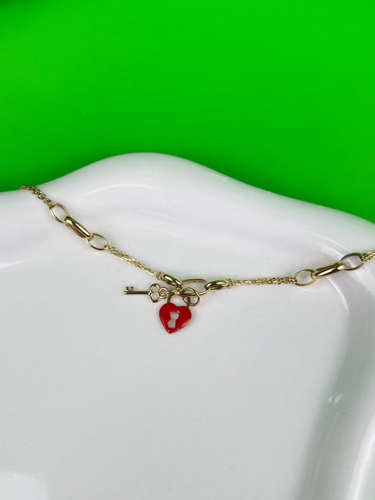 Esclava locked heart