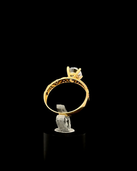 Anillo solitario Tri 8