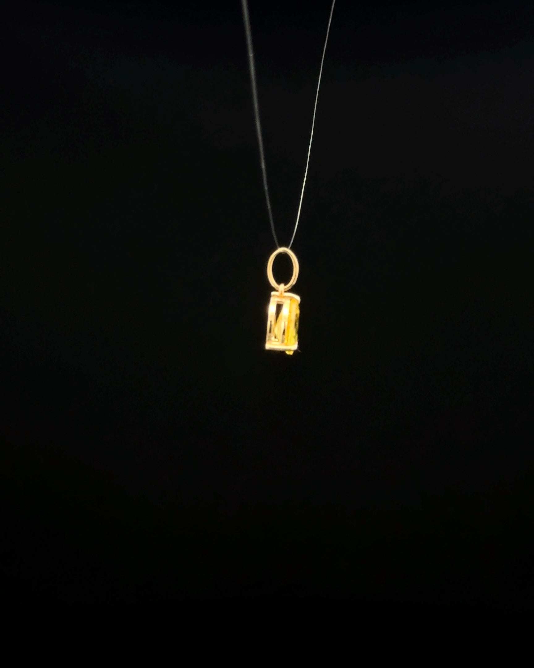 Dije zafiro amarillo