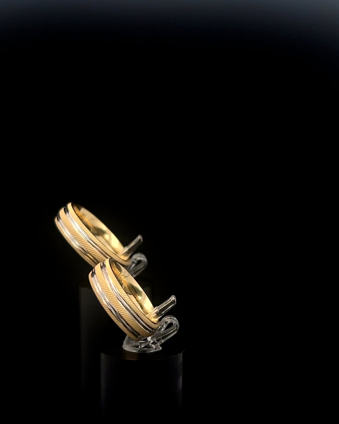 Alianzas de matrimonio dos tonos rayadas