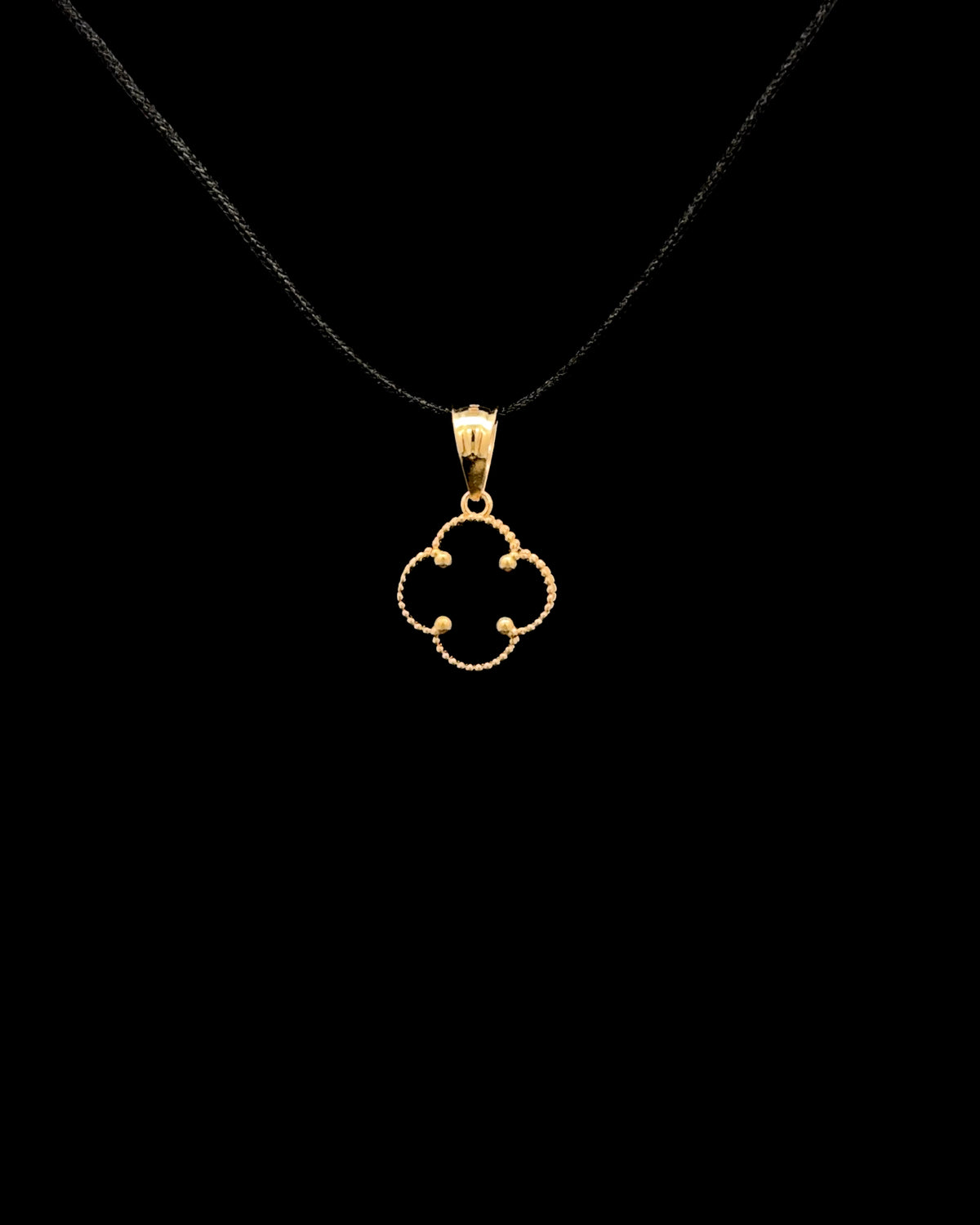 Dije clover negro